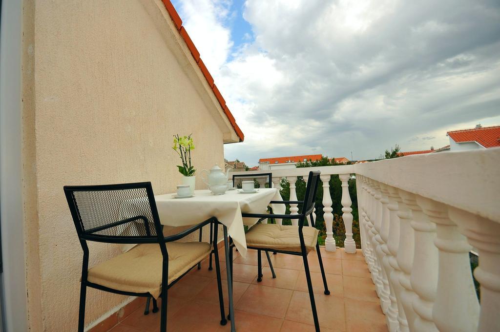 Apartments Toni Vodice Eksteriør bilde