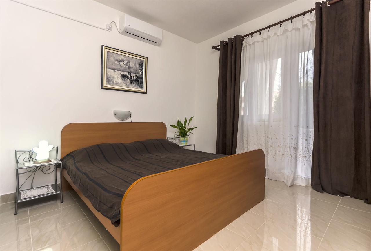 Apartments Toni Vodice Eksteriør bilde