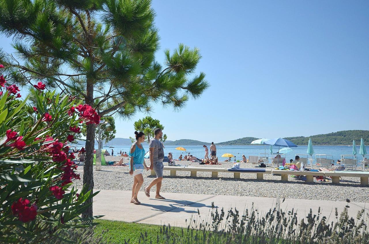 Apartments Toni Vodice Eksteriør bilde