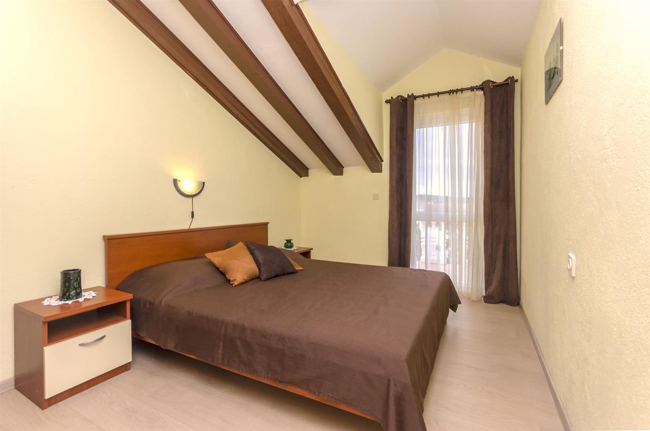 Apartments Toni Vodice Eksteriør bilde