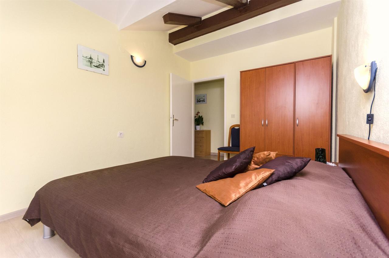 Apartments Toni Vodice Eksteriør bilde